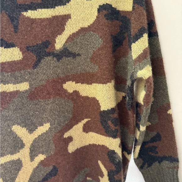 100% cashmere R13 Brown and Green Camouflage Crewneck Sweater - Picture 3 of 8
